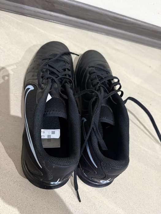 Buty halowe Nike Legend 10 Club IC rozmiar 42