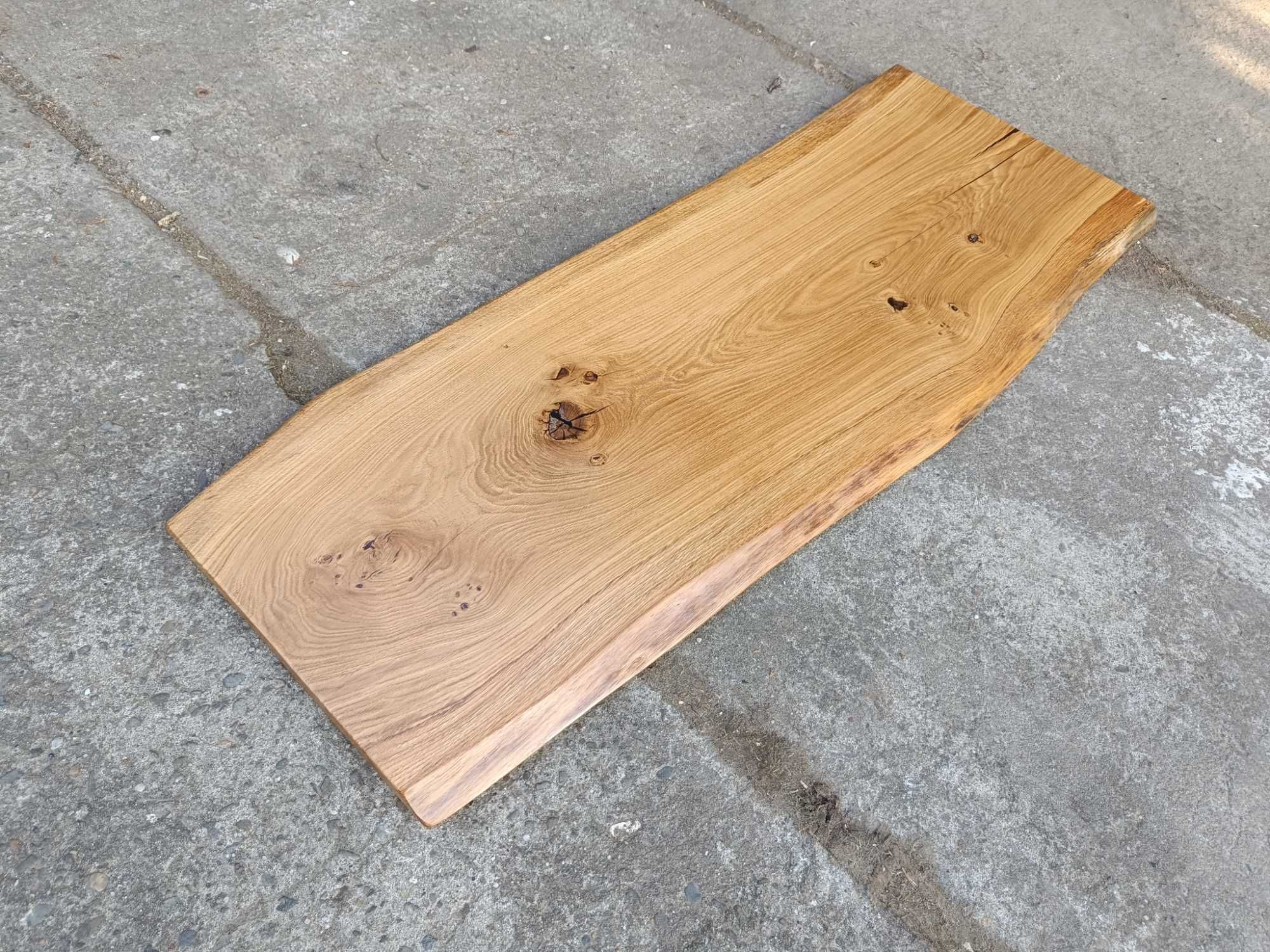 Blat dębowy pod umywalkę , Live Edge dekoracja do wnętrz monolit