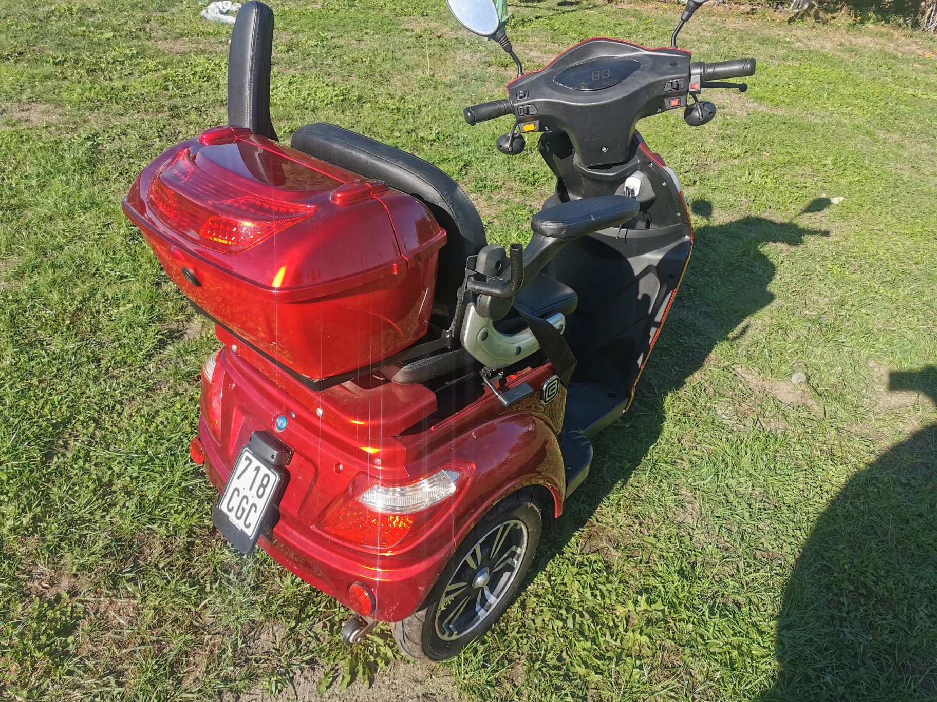 Skuter elektryczny dla seniora, inwalidzki, trzykłowy wózek Econelo S1