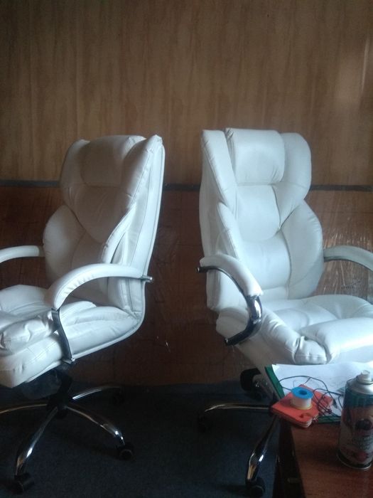Крісла для дому і роботи