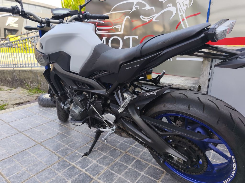 Yamaha MT 09 edition blue racing