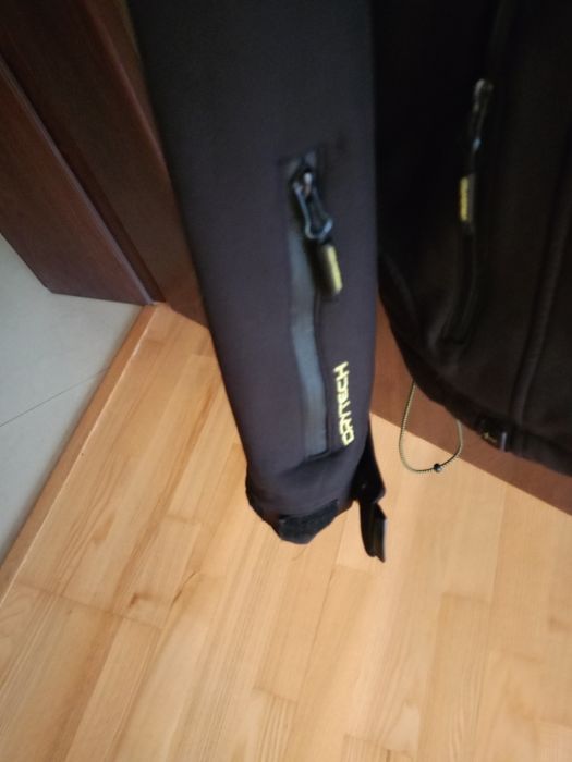 Bardzo ładna firmowa kurtka.