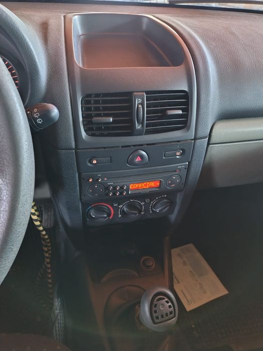 Renault clio 1.2 8v ano 2002 para peças todo o material disponível