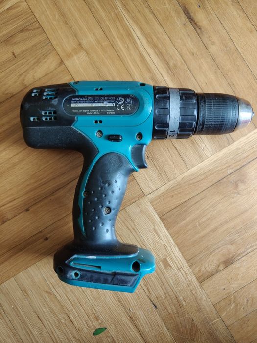 Wkrętarka udarowa akumulatorowa 18V Makita DHP 453