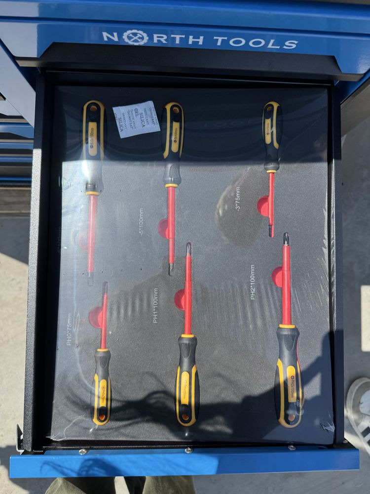 Wózek narzędziowy north tools 12 szuflad 359 części