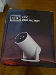 Mini Projektor LED YK200 Full HD