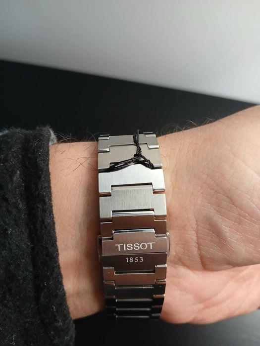 Tissot Seastar 1000 Powermatic 80 Noir