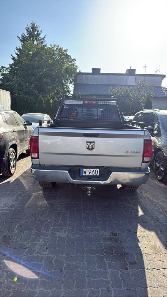 DODGE RAM 1500 uszkodzony silnik