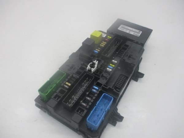 Caixa fusíveis / SAM / BSI OPEL Astra H Hatchback (L48)