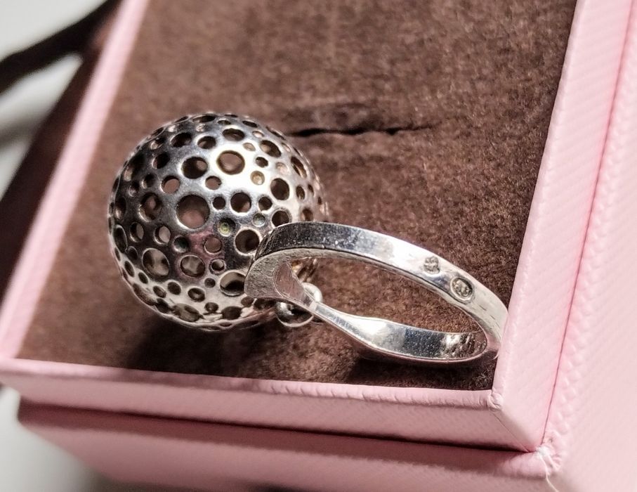 Katalogowy pierścionek srebrny Warmet z kulką . PRL.