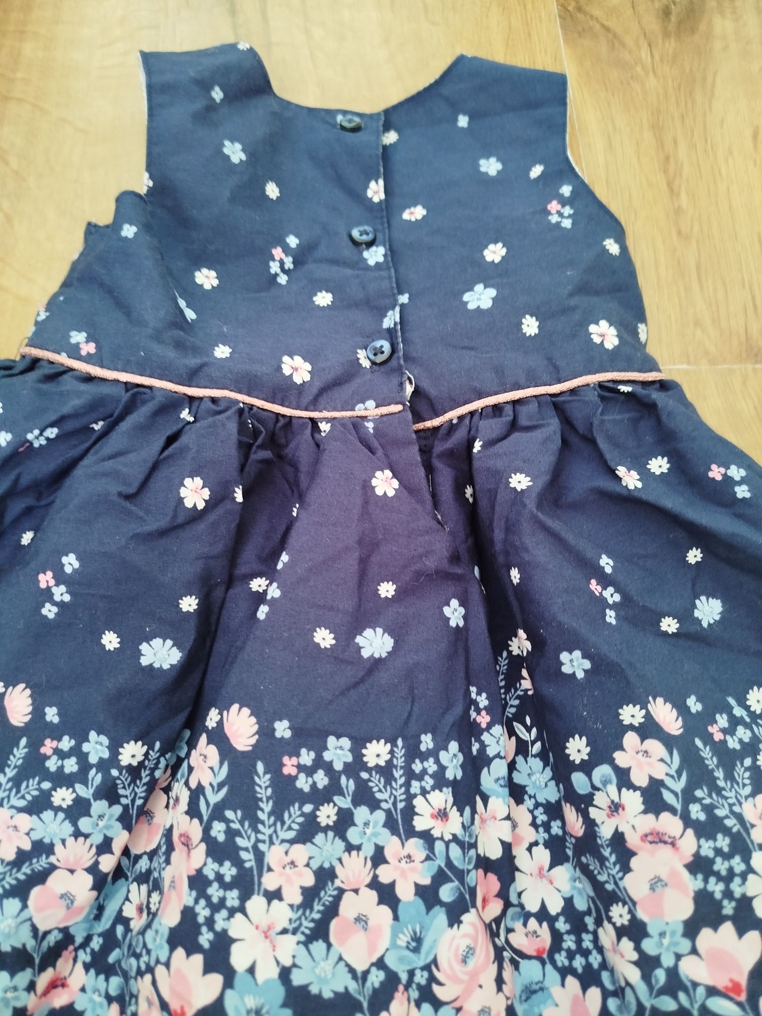 Sukienka wizytowa dla dziewczynki rozmiar 80 Primark kwiaty