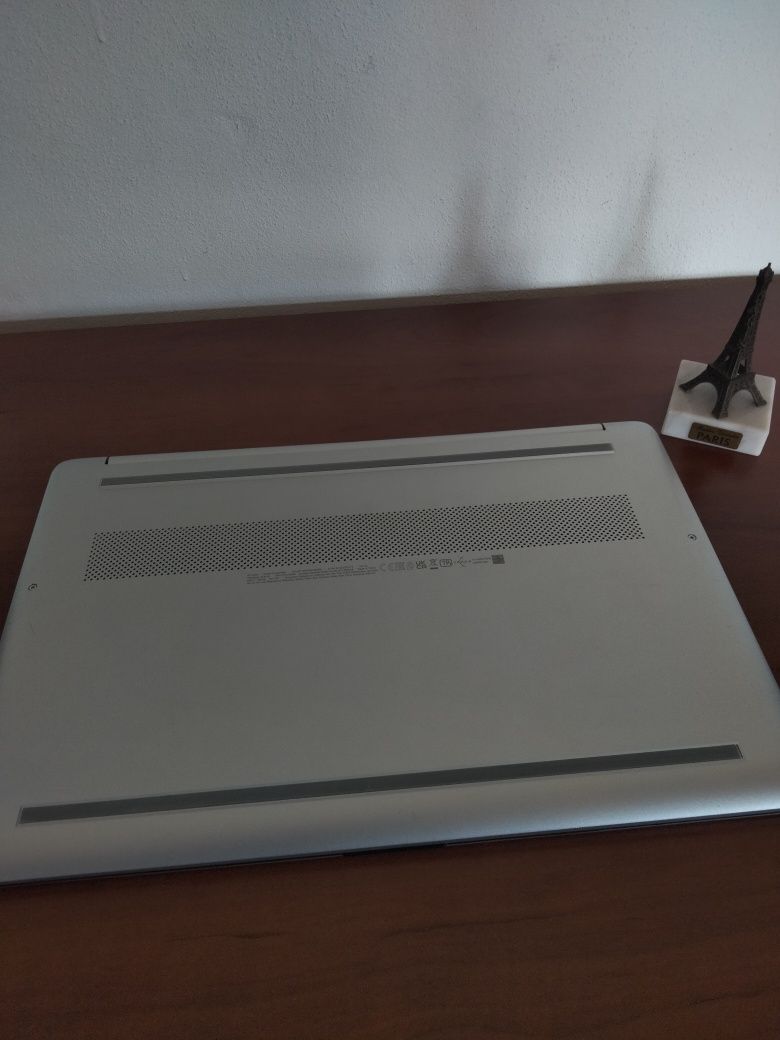 HP 15s-eq2016np – Ryzen 5 • 16GB RAM • 256GB NVMe SSD