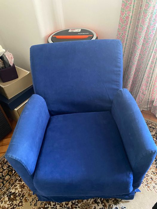 Sofa individual duas capas veludo azul e tecido