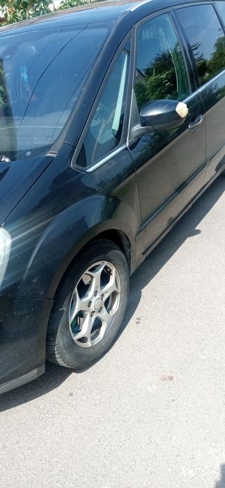 Продам Форд галаксі 2009р.в.з 2,2дизельним мотором в робочому стані.