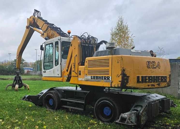 Koparka - ładowarka LIEBHERR 924 Litronic z Niemiec