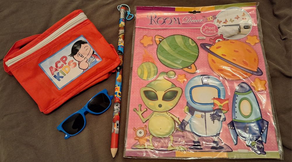 Decoração quarto do Espaço + lancheira + lápis patrulha pata + óculos
