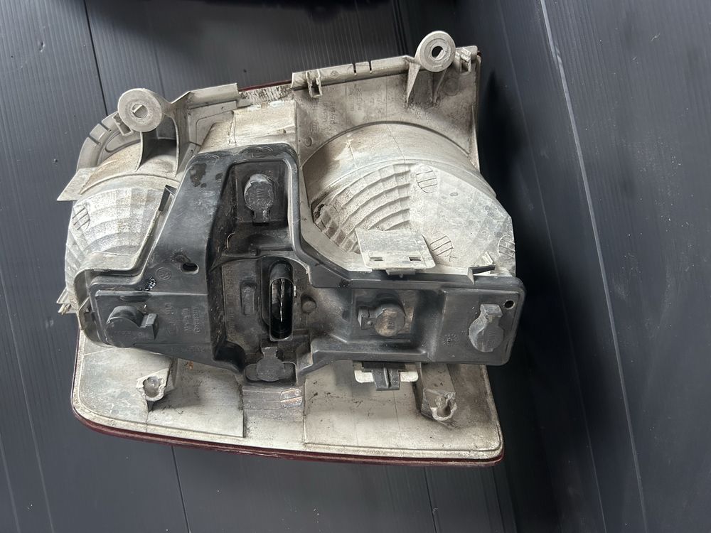 Задній фонарь vw touran