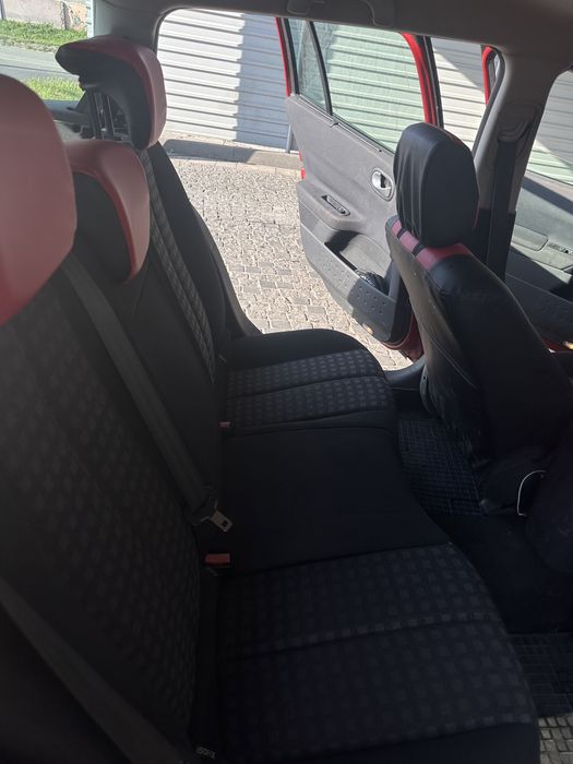 Срочно Продам  автомобиль Renault Megan