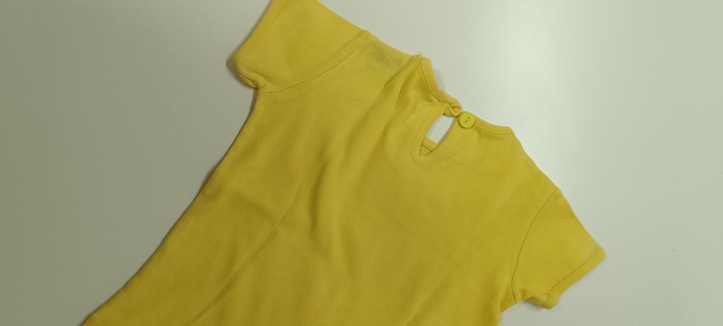 T-shirt amarela para criança