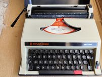 Máquina de escrever retro, Rover 6000