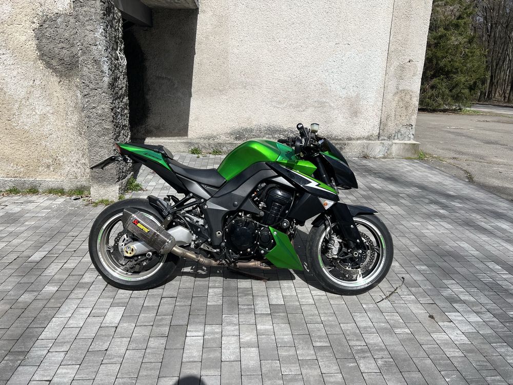 Kawasaki Z1000r+Akrapovich