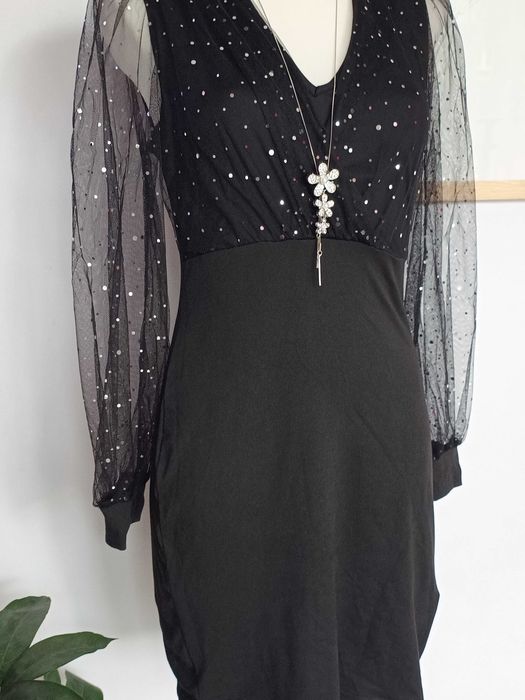 Sukienka czarna dopasowana mała czarna siateczkowy rękaw błyszcząca L