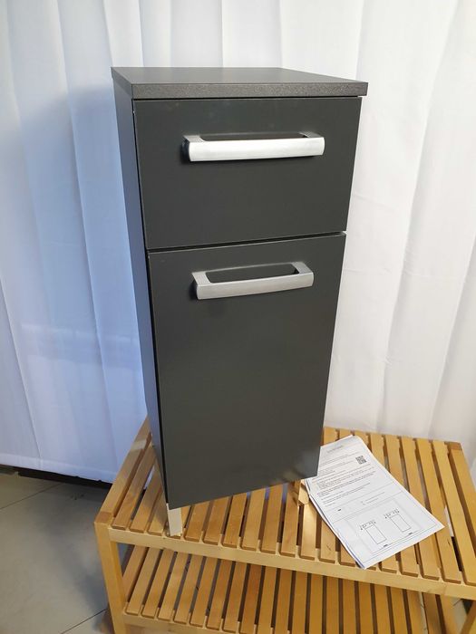 Szafka łazienkowa w kolorze antracytowym