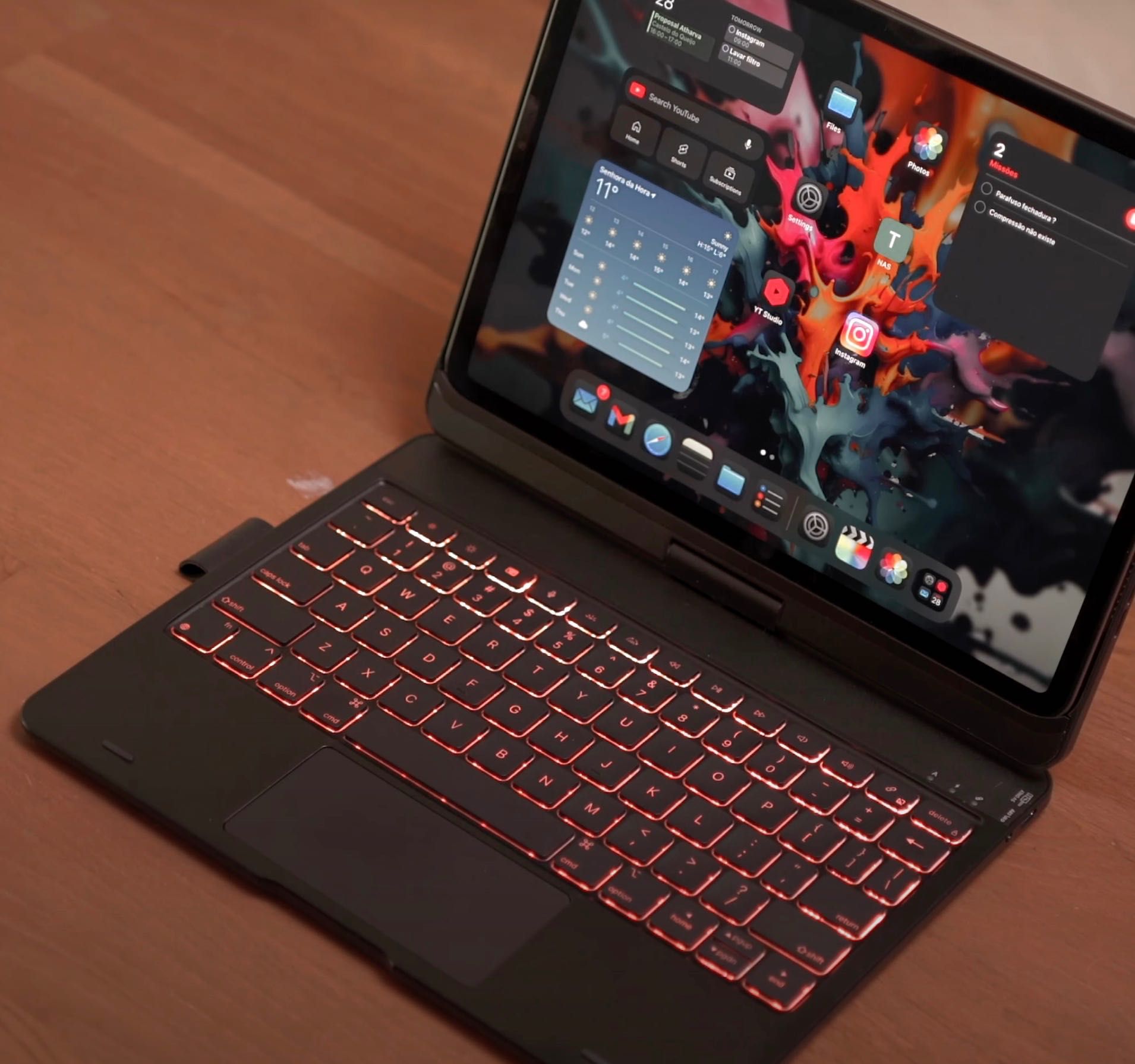 Case com Teclado e Trackpad para iPad Pro M1 11"