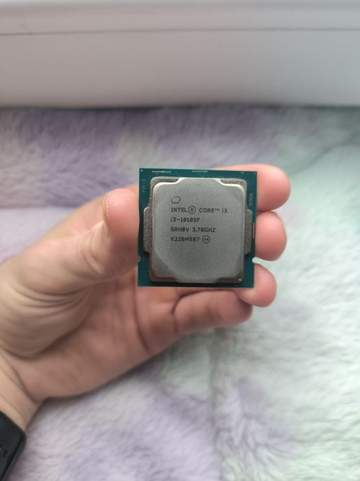 Процесор i3 10105F