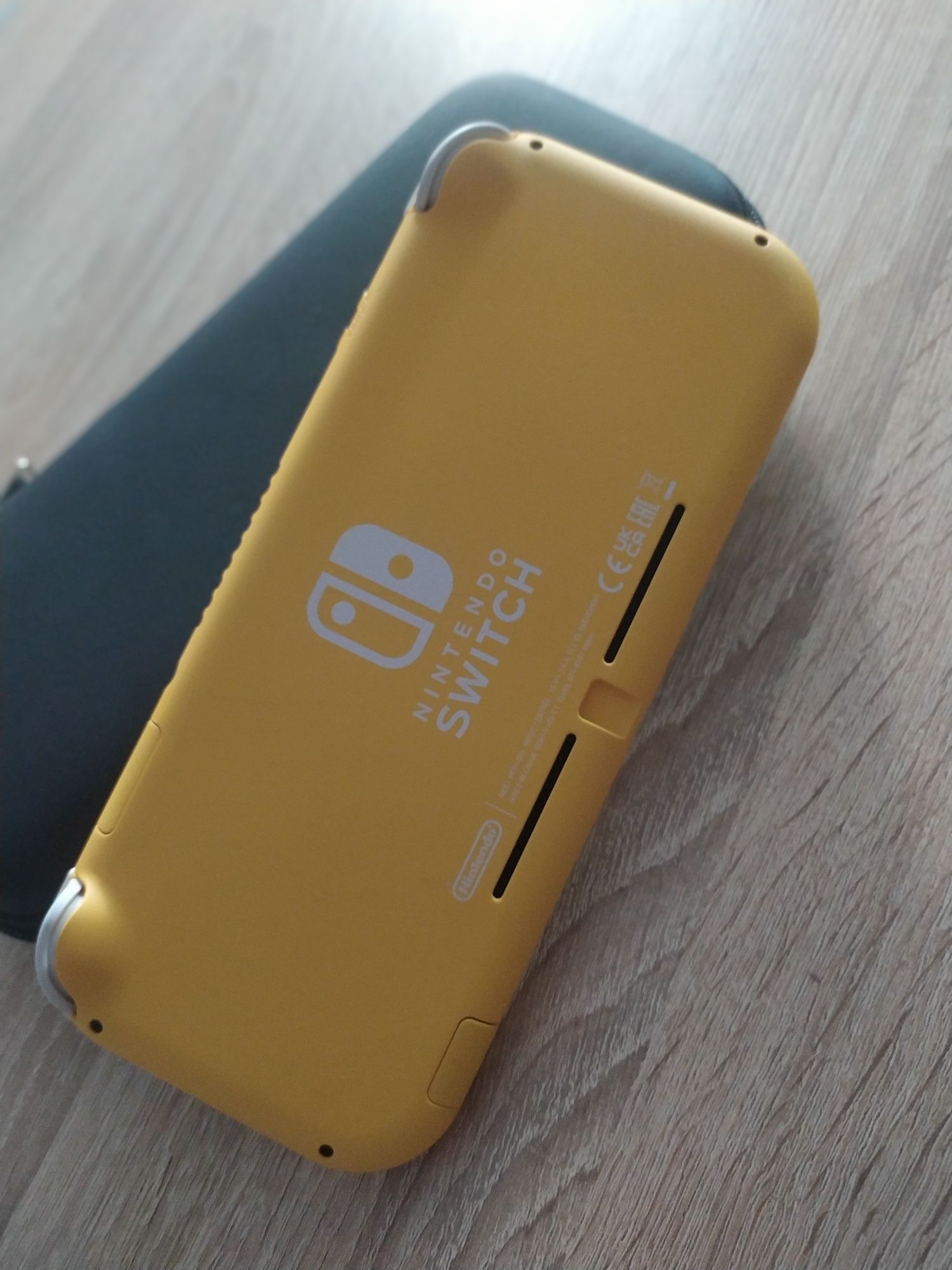 Nintendo Switch Lite gratis gry