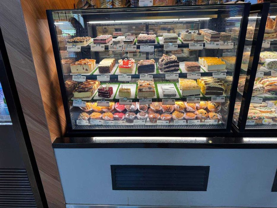 Холодильна вітрина,кондитерська вітрина,холодильник кондитерский,куб