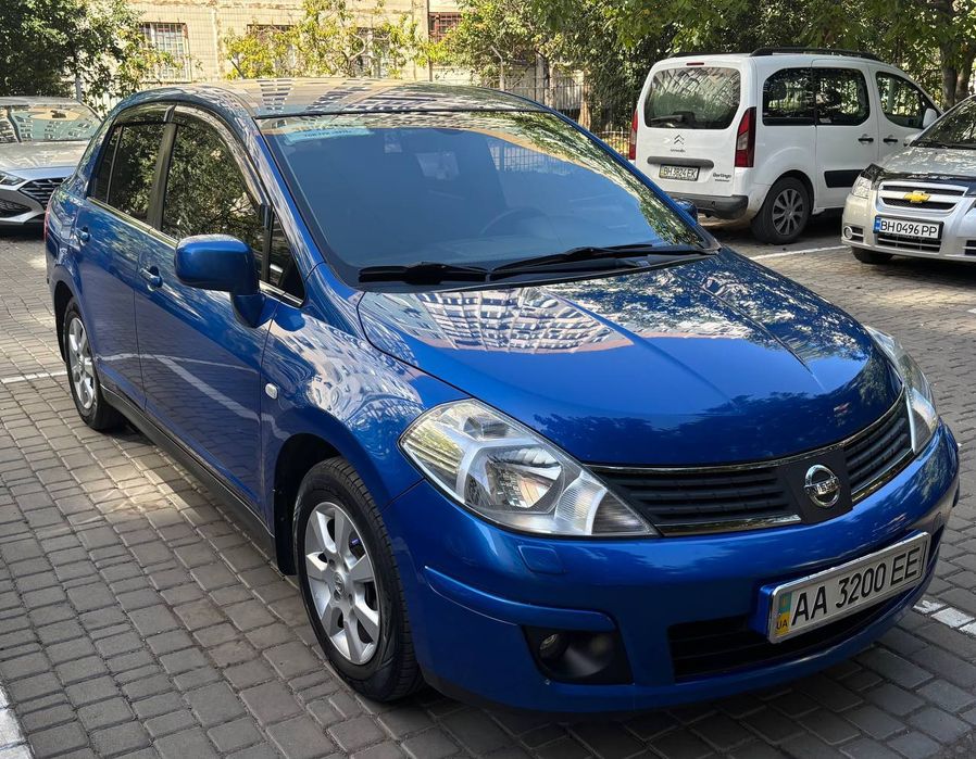 Nissan tiida автомат