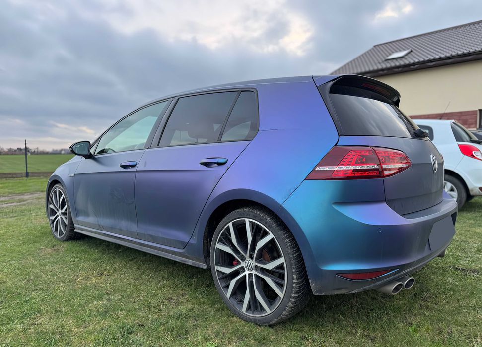 Volkswagen Golf      2016