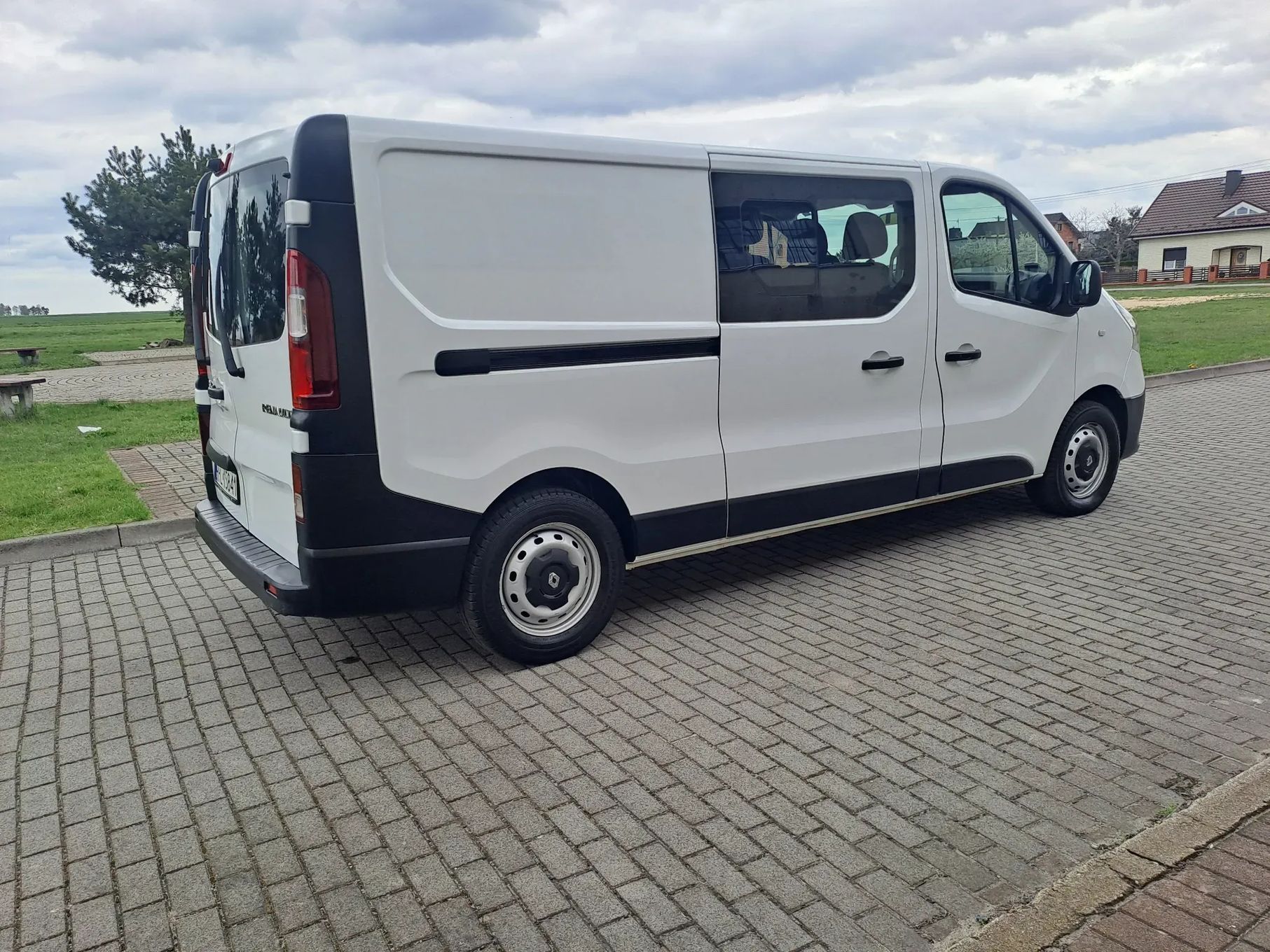 Renault Trafic Niemcy serwis 205 tys km wzorowy
