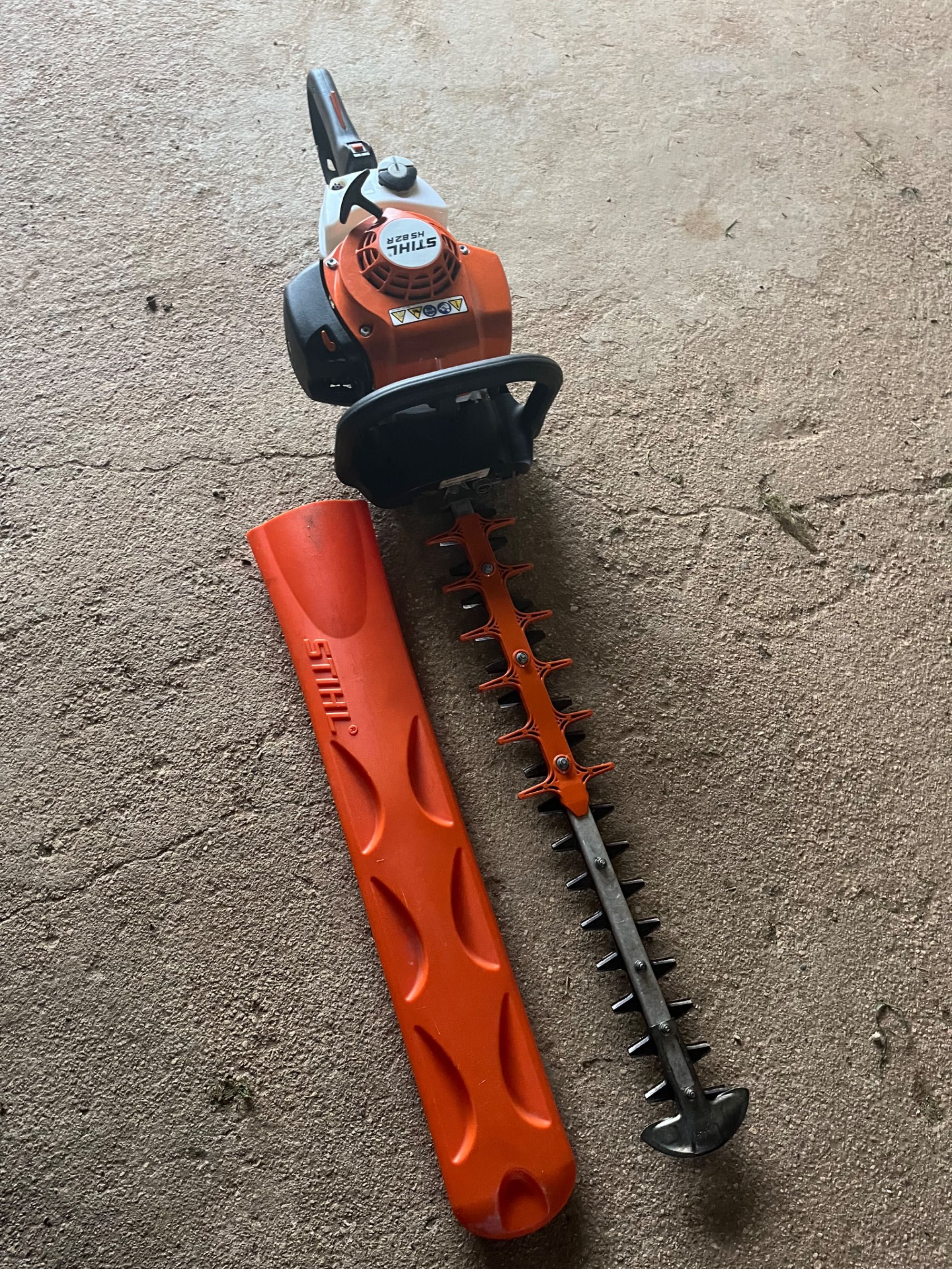 Podadora Sthil HS82R