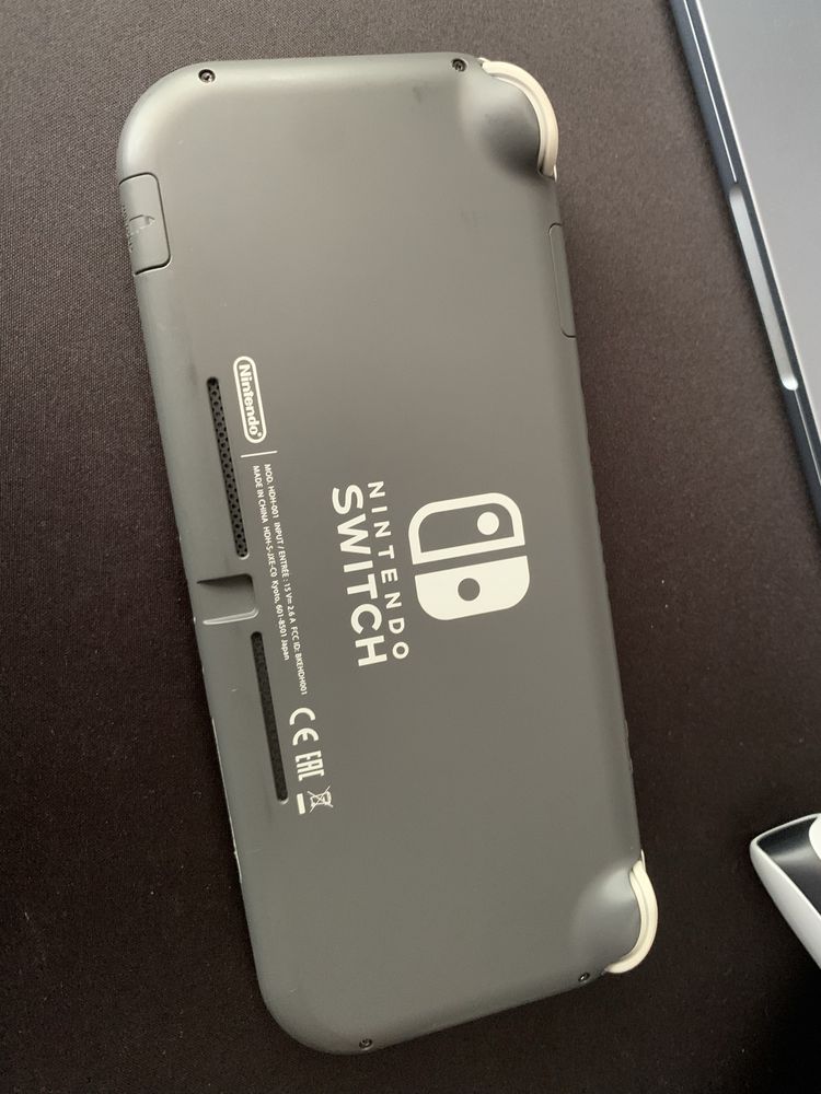 Nintendo Switch Lite + карта 128 gb, купа ігор, кейс
