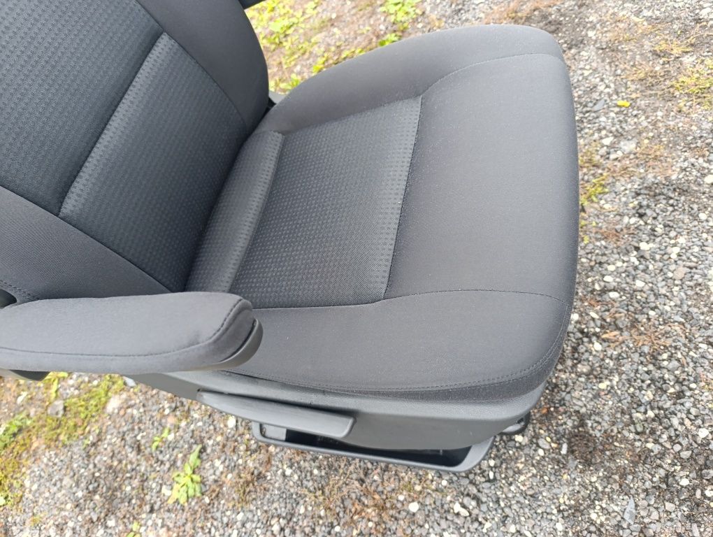 Fotel pasażera siedzenie pojedyncze z podłokietnikami VW t5 t6 czarny