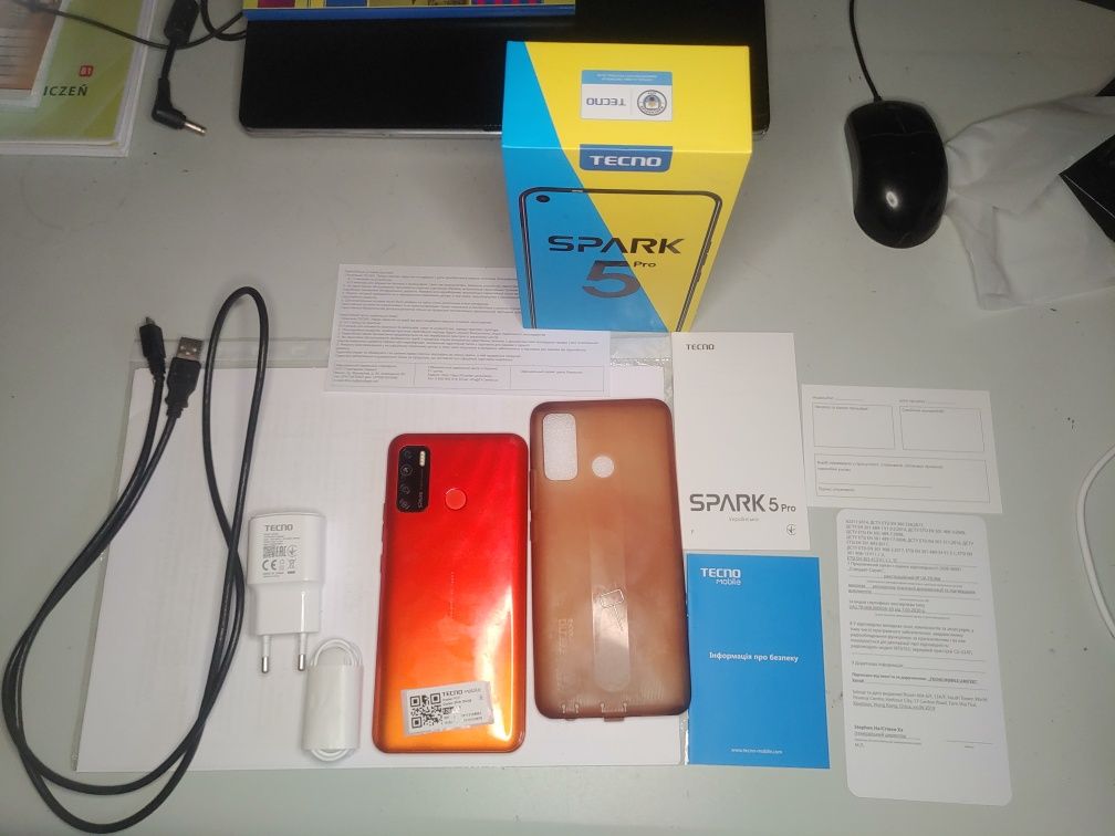 Смартфон, Мобильный телефон Tecno Spark 5 Pro 4/128GB Orange.