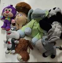 Set com diversos peluches