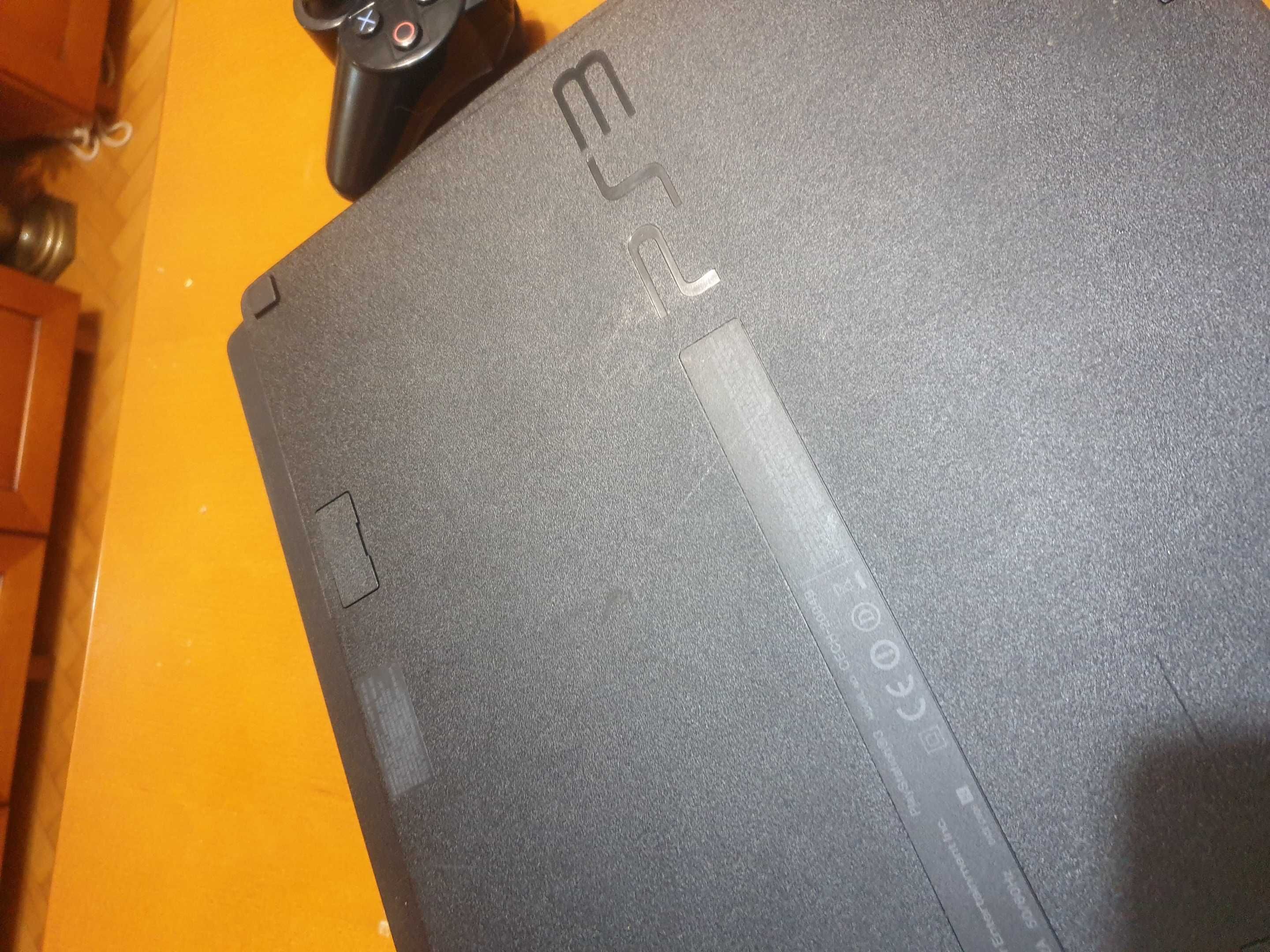 Konsola PlayStation 3 slim (PS3 CFW) GRY + 2 pady