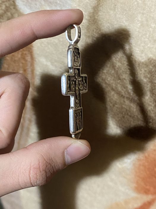 Продам срібний хрестик