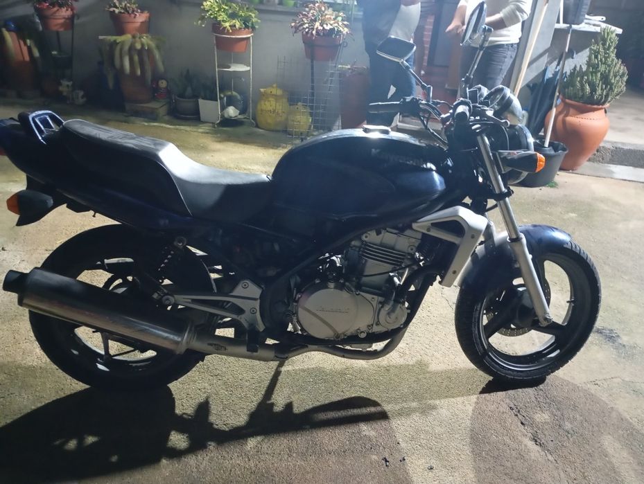 Vendo a moto às peças
