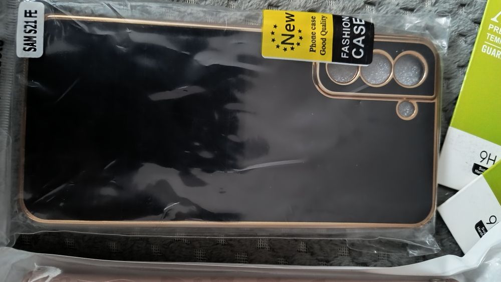 3 etui nowe  do Samsung s 21 SE +2 folie