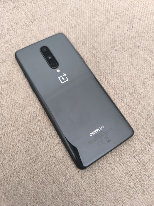 OnePlus 8 semi-novo em boa condição