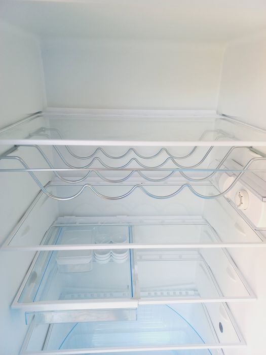 Lodówka Do Zabudowy 2-letnia Stan Idealny 100% Sprawna Transport