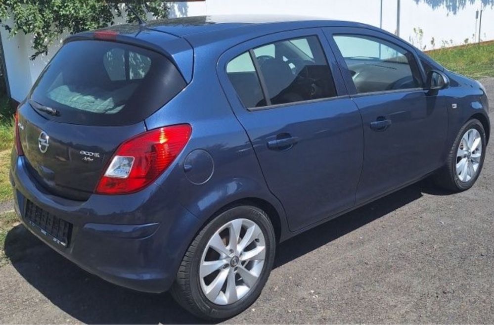 Opel Corsa 1,4 benzyna 87 KM, klimatyzacja tempomat polskie tablice