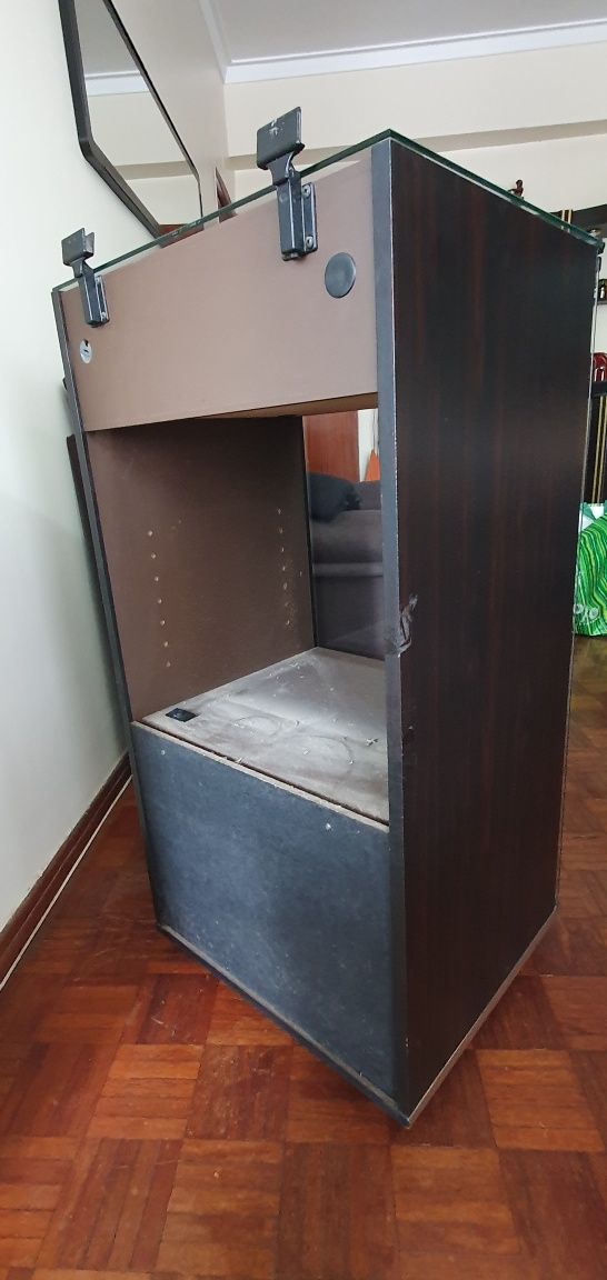 Móvel para aparelhagem de som