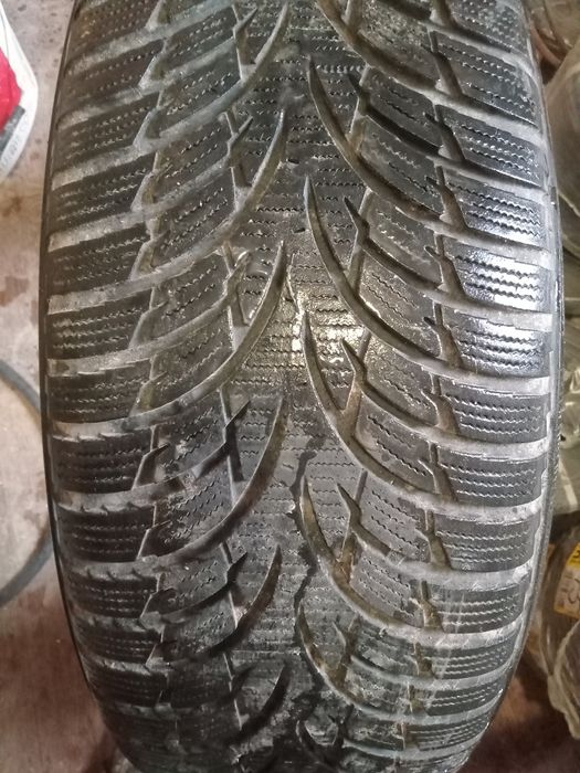Продам шини  зима Нокіа 205/60/16.  Літо Мішелін 205/55/16