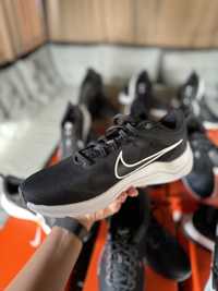 NIKE LEGEND Essential 3