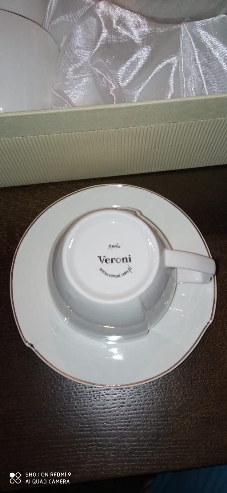 Zestaw 6 filiżanek 220 ml. z podstawkami firmy Veroni.